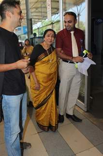 Asha Bhosle Snapped at Airport