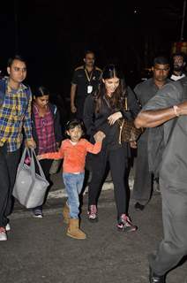 Aishwarya Rai Bachchan Snapped with Her Daughter Aaradhya at Airport