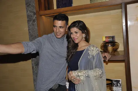 Nimrat Kaur and Akshay Kumar at Promotions of 'Airlift' - Team Meets Audience