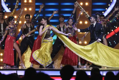 Tamannaah Bhatia and Ram Charan Performs at IIFA Utsavam Day 2
