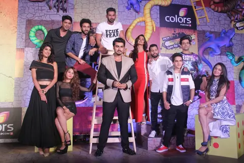 Arjun Kapoor and Contestants of Khatron Ke Khiladi 7 Poses at Press Meet