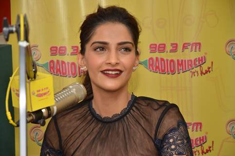 Sonam Kapoor Goes Live on Radio Mirchi for Promotions of Neerja