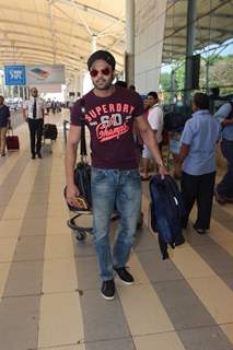 Manish Paul Snapped at Airport