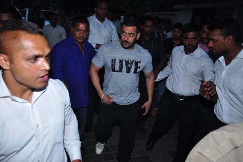 Salman Khan Snapped Post Shoot at Hard Rock Walks Down the Road Instead of Getting in his Car