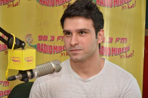 Girish Kumar Goes Live on Radio Mirchi for Promotions of Loveshhuda