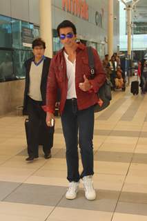 Sonu Sood Snapped at Airport