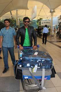 Shabbir Ahluwalia at Snapped at Airport