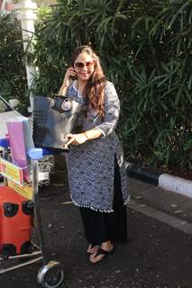 Rati Agnihotri Snapped at Airport