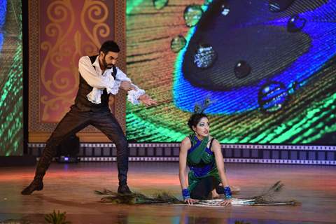 Sandip Soparrkar & Jesse Randhawa Performs the opening dance at 14th Mumbai International Film Fest