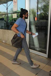 Farhan Akhtar Snapped at Airport