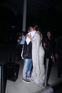 Deepika Padukone Meets her Friend - Snapped at Airport