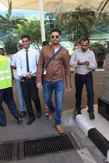 Yuvraj Singh Snapped at Airport