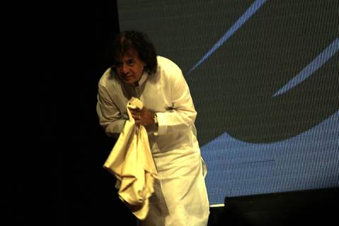 Ustad Zakir Hussain's Tribute to Father Ustad Allaraakhan