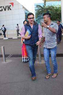 Saif Ali Khan Snapped at Airport