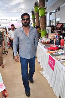 Suniel Shetty at Araaish Exhibition 2016