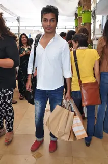 Vikram Phadnis at Araaish Exhibition 2016