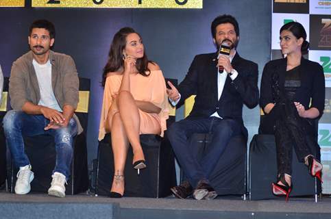 Shahid Kapoor, Anil Kapoor, Kriti Sanon and Sonakshi Sinha at Press Meet of Zee Cine Awards