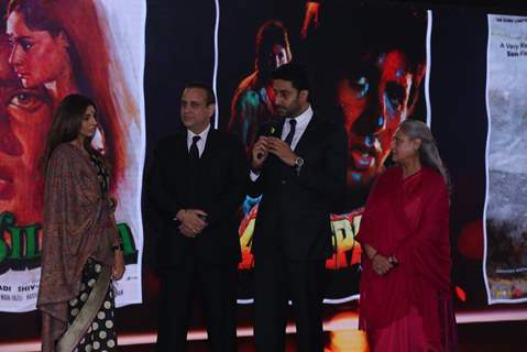 Shweta Nanda, Abhishek Bachchan and Jaya Bachchan at NDTV Indian of the Year Awards