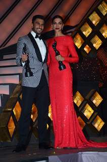 Interesting Pictures from the 61st Filmfare Awards Performances