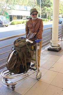 Sanjay Mishra Snapped at Airport