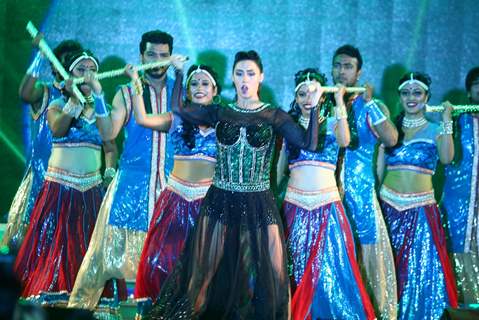 Lauren Gottlieb Performs at National Jewellery Awards 2016