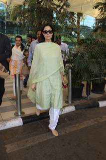 Katrina Kaif Snapped at Airport