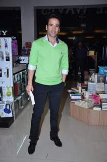 Tusshar Kapoor at Launch Book 'Angels Speak'