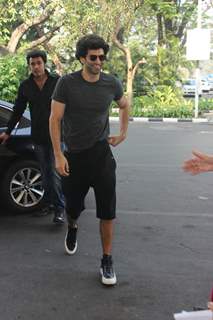 Aditya Roy Kapur Snapped at Airport