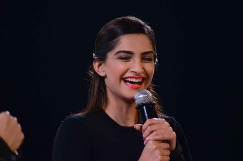 Sonam Kapoor's Mesmerizing Smile! : Snapped at Kala Ghoda Festival  2016