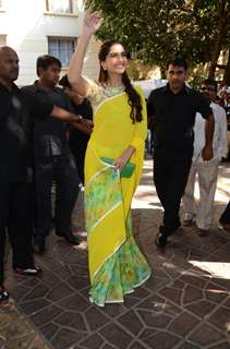 Sonam Kapoor for Promotions of 'Neerja' at National College