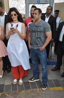 Sangeeta Bijlani and Salman Khan at Arpita Khan's Baby Shower