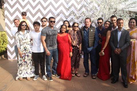 Salman's whole Family at Arpita Khan's Baby Shower