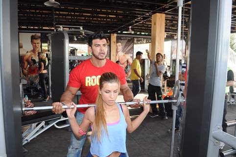 Sahil Khan Trains at his Gym at Launch of 'MuscleBeach' at Baga Beach Goa