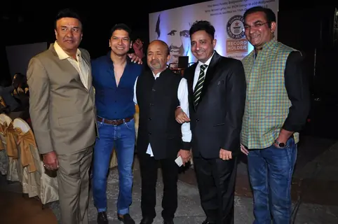 Bollywood Top Singers at Event of Sameer Anjaan Receiving the Guinness World Record Certificate!