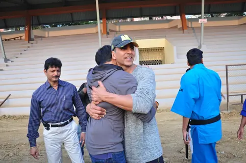 Akshay Kumar  Greets Aditya Thackeray at Martial Arts Certificate Distribution Event