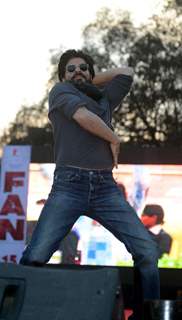 Shah Rukh Khan at Launch of 'FAN' Anthem at Hansraj College