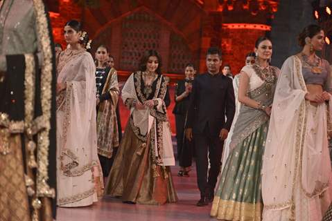 Soha Ali Khan walks for Vikram Phadnis at Make in India Bridal Couture Show