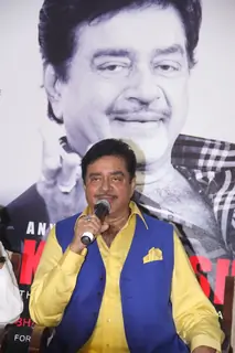 Shatrughan Sinha interacting with the audience at his Book Launch