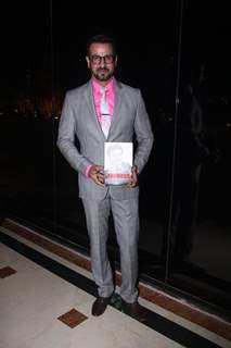 Ronit Roy poses for the media at Shatrughan Sinha's Book Launch