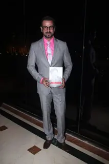 Ronit Roy poses for the media at Shatrughan Sinha's Book Launch