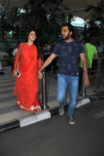 Riteish Deshmukh and Genelia Dsouza Snapped at Airport