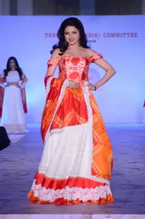 Bhagyashree Walks the Ramp at 18th Terry Fox Run