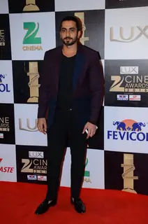 Sunny Singh at Zee Cine Awards 2016