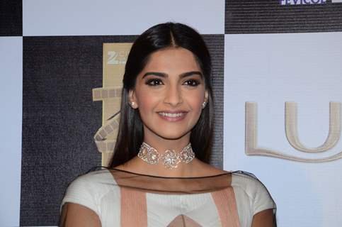 Sonam Kapoor at Zee Cine Awards 2016