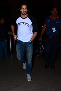 Airport Spotting: Sidharth Malhotra