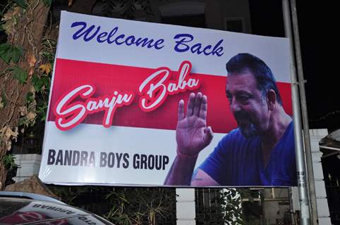 Banners Mounted in Bandra to Welcome back Sanjay Dutt post his release!