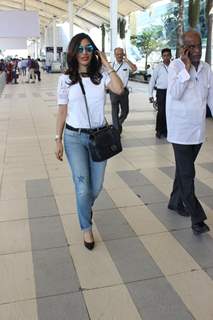 Sophie Choudry Snapped at Airport