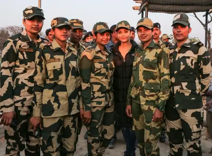 Aishwarya Rai Bachchan Spend Time with BSF While Shooting for Sarabjit