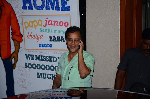 Vidhu Vinod Chopra at Sanjay Dutt Home!