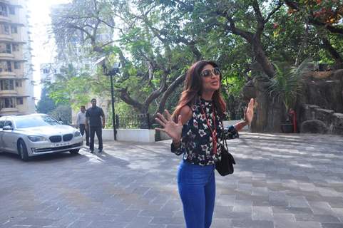 Shilpa Shetty Visits Sanjay Dutt at Home Post Release from Yerwada Jail